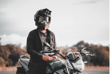 முகத்தை முழுமையாக மறைக்கும் தலைக்கவசம்! தளர்த்தப்பட்டுள்ள சட்டம்