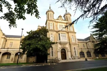 இங்கிலாந்தில் இந்தியரொருவருக்கு 20 ஆண்டுகள் சிறை தண்டனை விதித்து தீர்ப்பளிப்பு