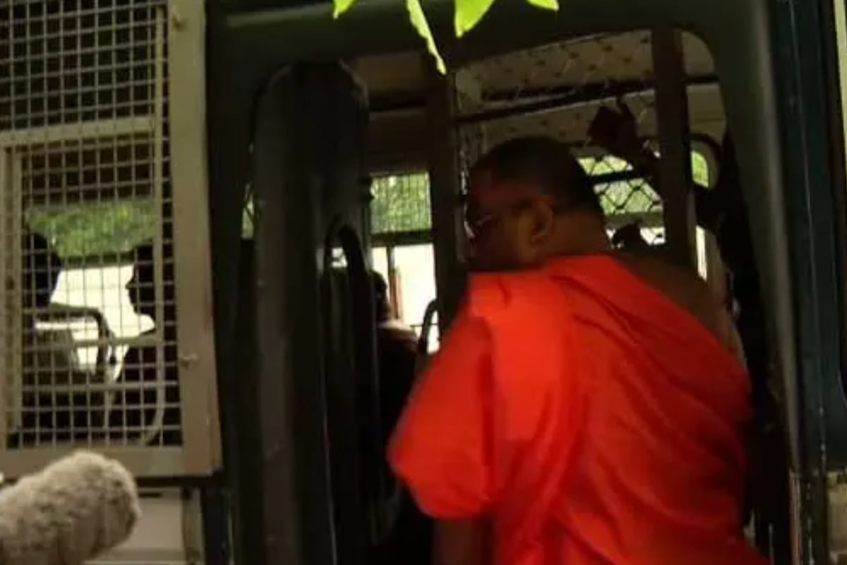 ஞானசார தேரரின் பரிதாப நிலை | Gnanasara Is Being Brought To Court Dressed Normal