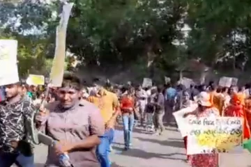 අන්තරේ පා ගමනට.. පිට පිටම ජල හා කදුළු ගෑස් ප්‍රහාර.. උණුසුම් තත්වයක්...(VIDEO)