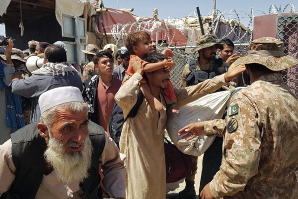 ஆப்கானிஸ்தானில் தாலிபான்கள் தாக்குதல் அதிகரிப்பு..அச்சத்தில் வெளியேறும் மக்கள் - ஐநா கவலை | Afghanistan Taliban ஆப்கானிஸ்தானில் தாலிபான்கள் தாக்குதல் அதிகரிப்பு..அச்சத்தில் வெளியேறும் மக்கள் - ஐநா கவலை | Afghanistan Taliban