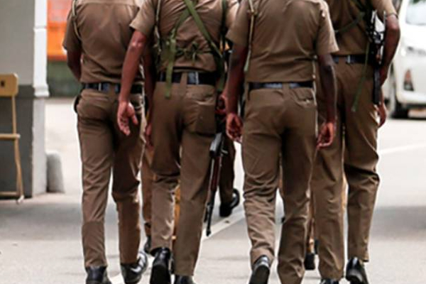 யாழ்ப்பாணத்தில் பொலிஸாரிடம் வசமாக சிக்கிக்கொண்ட பெண்! | Woman Arrest In The Hands Of The Police In Jaffna