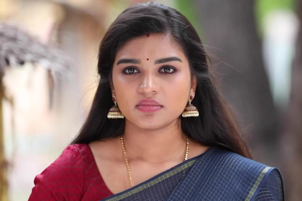 அந்த விஷயத்தால் ஒரு மாதம் வீட்டிற்குள்ளேயே இருந்தேன்.. சீரியல் நடிகை ஷபானா பேட்டி | Shabana Talk About Her Sembaruthi Serial