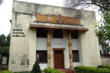 யாழ்ப்பாணம் நாவலர் கலாசார மண்டத்திலிருந்து வெளியேறுங்கள்: ஆளுநர் உத்தரவு