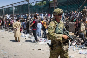 தற்கொலை தாக்குதலுக்கு முன் காபூல் விமான நிலையத்தில் மக்கள் குவிய பிரித்தானியா தான் காரணம்! வெளிச்சத்திற்கு வந்த பரபரப்பு தகவல்