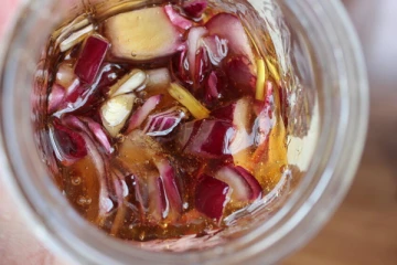 வெங்காயத்தை தேனில் ஊறவைத்து சாப்பிடுவதால் கிடைக்கும் நன்மைகள் என்ன தெரியுமா?