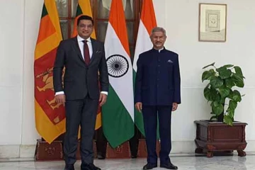 විදෙස් ඇමති හදිසියේ හමුවූ පුද්ගලයා