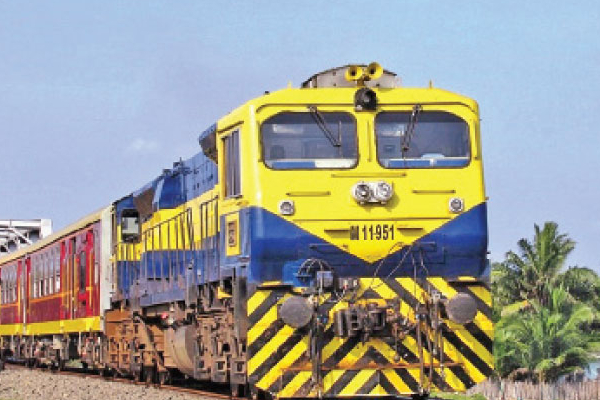 யாழ் - கொழும்பு தொடருந்தில் நடுவழியில் கோளாறு - அந்தரித்த பயணிகள் | Jaffna To Colombo Fort Train Service