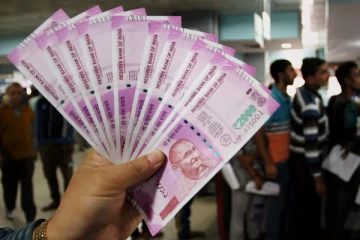 ஒன் லாஸ்ட் சான்ஸ்.. ரூ.2000 நோட்டுகளை மாற்ற இன்றே கடைசி நாள் - ரிசர்வ் வங்கி அறிவிப்பு!