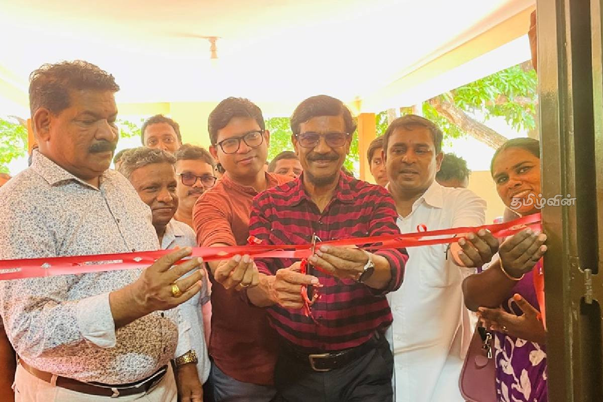 யாழில் தேசிய மக்கள் சக்தியின் அலுவலகத்தை திறந்து வைத்த ரில்வின் சில்வா | Jaffna Dilwin Silva Inaugurates The Office Npp யாழில் தேசிய மக்கள் சக்தியின் அலுவலகத்தை திறந்து வைத்த ரில்வின் சில்வா | Jaffna Dilwin Silva Inaugurates The Office Npp