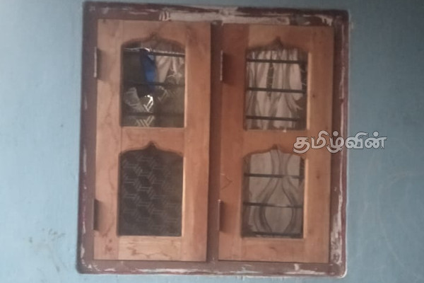 திட்டமிட்டு இலஞ்ச ஊழல் ஆணைக்குழுவால் கைது செய்யப்பட்ட கிராம அலுவலர்: பொதுமக்கள் கண்டனம் (Photos) | Bribery Commission Arrested By Thalaimannar