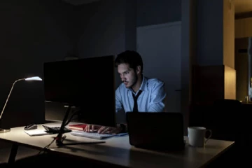 ඔබත් රාත්‍රි නිදිමරන කෙනෙක් නම් මෙම ලිපිය ඔබ වෙනුවෙන්මයි...!