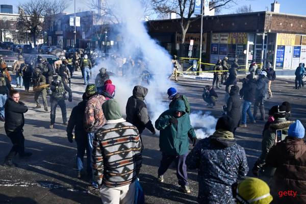 பற்றியெரியும் அமெரிக்க நகரம்... சட்ட அமலாக்க அதிகாரிகளால் சுட்டுக் கொல்லப்பட்ட நபர் | Minneapolis Man Shot By Federal Agents பற்றியெரியும் அமெரிக்க நகரம்... சட்ட அமலாக்க அதிகாரிகளால் சுட்டுக் கொல்லப்பட்ட நபர் | Minneapolis Man Shot By Federal Agents