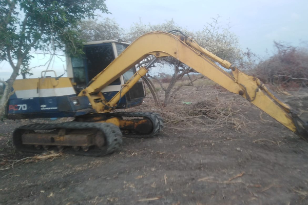 இரவோடு இரவாக ஆக்கிரமிக்கப்பட்ட நிலம் - காவல்துறையினரை கண்டதும் தப்பியோடிய கும்பல் (படங்கள்) | Illigal Land Seizure