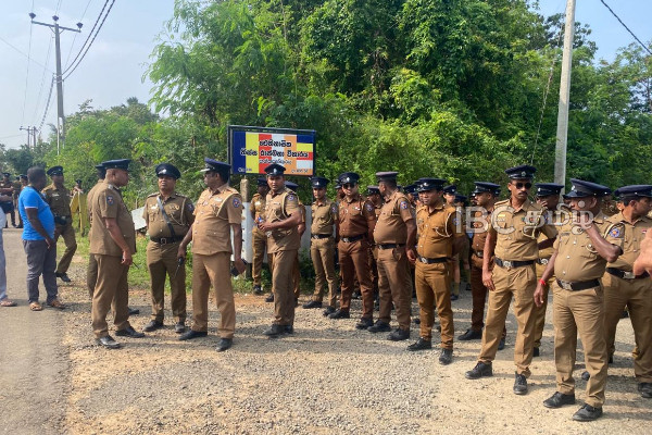 தையிட்டியில் வெடித்த மாபெரும் போராட்டம் : குவிக்கப்பட்டுள்ள காவல்துறையினர் | Mass Protest In Jaffna Against Illegal Temple தையிட்டியில் வெடித்த மாபெரும் போராட்டம் : குவிக்கப்பட்டுள்ள காவல்துறையினர் | Mass Protest In Jaffna Against Illegal Temple