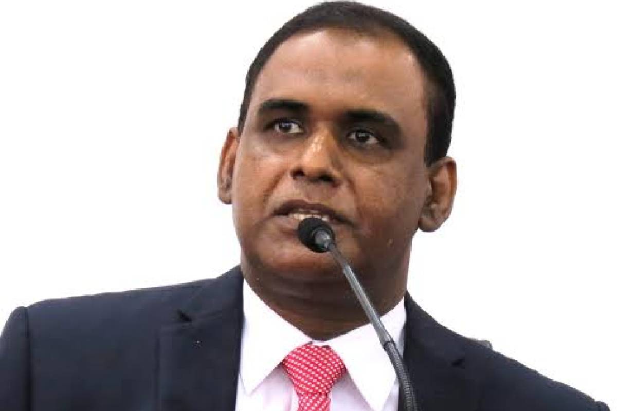 அனோஜனை விடுவிக்க ஜனாதிபதி நேரடியாகத் தலையிட வேண்டும்! முன்னாள் இராஜாங்க அமைச்சர் கோரிக்கை | Anojan Saudi Case Anura H M M Harees அனோஜனை விடுவிக்க ஜனாதிபதி நேரடியாகத் தலையிட வேண்டும்! முன்னாள் இராஜாங்க அமைச்சர் கோரிக்கை | Anojan Saudi Case Anura H M M Harees
