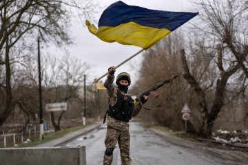 உக்ரைனை மீண்டும் கட்டியெழுப்ப இவ்வளவு பணம் தேவை! ஜெலென்ஸ்கி வலியுறுத்தல்