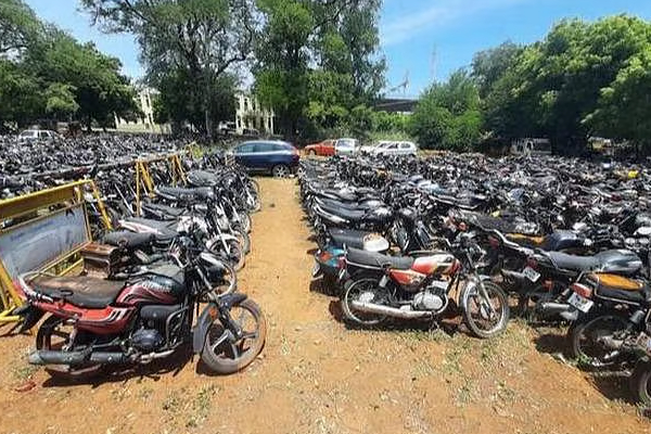 இதுவரை உரிமை கோரப்படாத வாகனங்கள் ஏலத்தில்... | Unclaimed Deer Vehicle Up For Auction