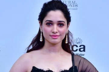 துளி கூட மேக்கப் இல்லாமல் பொது இடத்திற்கு வந்த தமன்னா.. அசந்துபோன ரசிகர்கள்