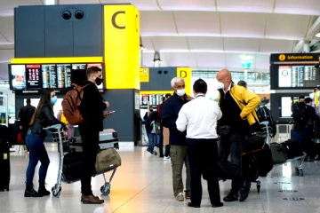 தலைகீழாக மாறிய நிலைமை! பிரித்தானிய 'சிவப்பு பட்டியல்' நாடுகளில் இந்தியா சேர்ப்பு