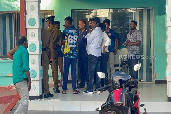மன்னாரில் பாடல் போட்டி: பாரிய பண மோசடி! ஏமாற்றத்துடன் திரும்பிய மக்கள் | Singing Competition In Mannar Financial Fraud