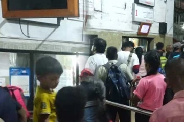 தொடருந்து கட்டுப்பாட்டாளர்களின் திடீர் நடவடிக்கையால் கடும் சிரமத்திற்குள்ளான பயணிகள்