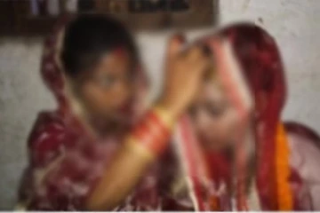 காதலியை திருமணம் செய்ய ஆபரேஷன் செய்துக்கொண்ட பெண் - திருமணத்திற்கு முடிவு!