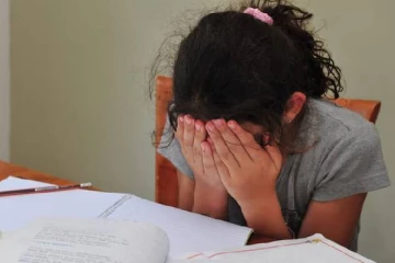 பிரண்ட்ஸ் கூட விளையாடனும்.. டியூசன் போக பிடிக்கல.. 6 -ம் வகுப்பு மாணவி எடுத்த முடிவு