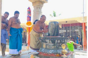 உலகில் எங்கும் இல்லாத வகையில் கருங்கல்லில் செதுக்கிய சிவன் அரண்மனை (video)