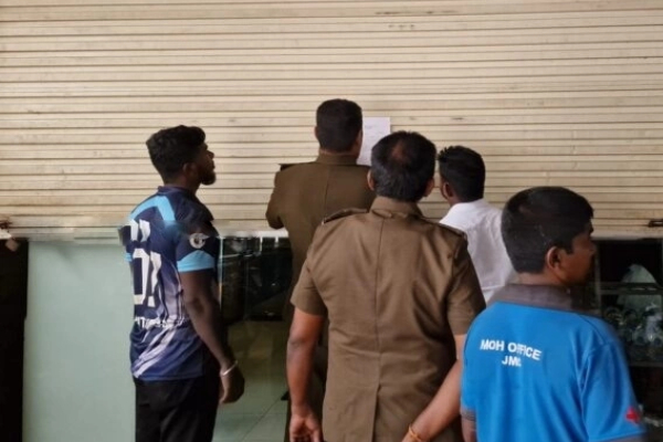 யாழ் பிரபல உணவகமொன்றில் கொத்துரொட்டி வாங்கியவருக்கு காத்திருந்த அதிர்ச்சி | A Shock Awaited The Person Jaffna Food Shop