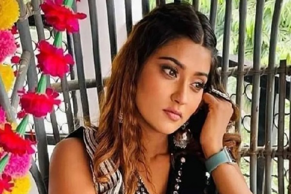 பிரபல நடிகை சடலமாக மீட்பு | Famous Actress Recovered As Dead Body