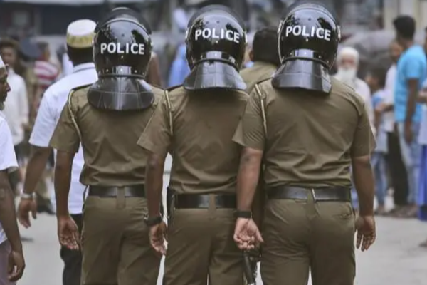 சர்ச்சைகளில் சிக்கிய பிரதி காவல்துறை மா அதிபர்: அதிரடியாக பதவி நீக்கம்! | Changes In Police Department Positions சர்ச்சைகளில் சிக்கிய பிரதி காவல்துறை மா அதிபர்: அதிரடியாக பதவி நீக்கம்! | Changes In Police Department Positions