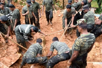 மண்சரிவில் சிக்கி 4 பேர் பரிதாபமாக மரணம்! ரம்புகனையில் சோகம்
