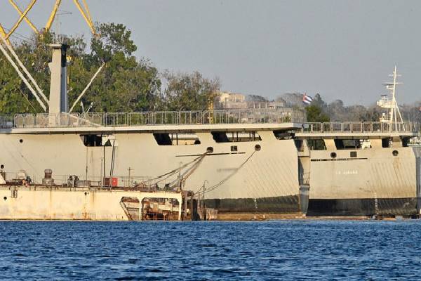 அமெரிக்கப் படகு மீது கியூபா துப்பாக்கிச் சூடு ; 04 பேர் உயிரிழப்பு | Cuban Gunfire On Us Boat 4 Dead
