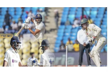 கிரிக்கெட் டெஸ்ட் தொடர் - முதல் இன்னிங்சில் இந்தியா அணி 400 ரன்களுக்கு ஆல் அவுட்...!