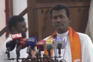 சமூகப் பணிக்காக என்னை அர்ப்பணிப்பேன்: யாழ்.ஆதீனத்தின் புதிய பேராயர் (Photos)