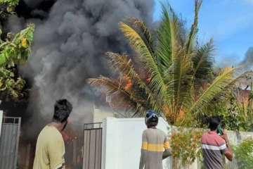 தமிழர் பகுதியில் ஏற்பட்ட பரபரப்பு சம்பவம்... திடீரென ஏற்பட்ட பயங்கர தீ விபத்து!