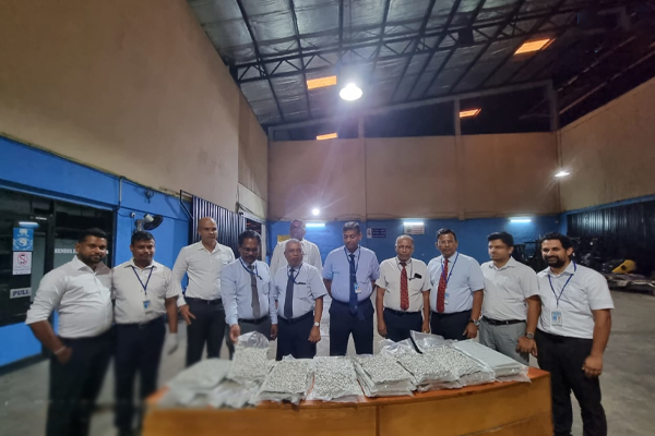 கனடாவிலிருந்து இலங்கைக்கு அனுப்பப்பட்ட ஆபத்தான பொதி! | Package Sent From Canada To Sri Lanka