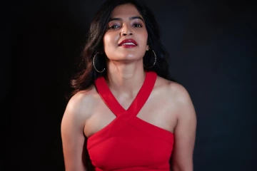 நடிகை சஞ்சிதா ஷெட்டி ஹாட் போட்டோஷூட்