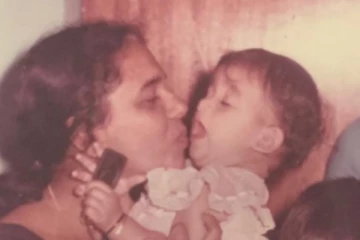 இந்த புகைப்படத்தில் இருக்கும் குழந்தை யார் தெரியுமா.. தெரிஞ்சா ஷாக் ஆகிடுவீங்க