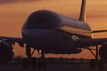 හදිසියේම මත්තලට ගොඩ බැස්ස වූ ගුවන් යානය..