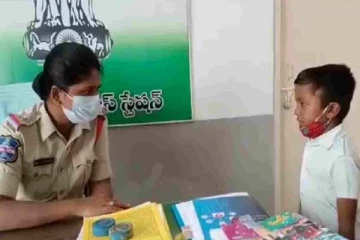 பள்ளிக்கூடத்தில் டீச்சர் அடிக்கிறாங்க! காவல்நிலையத்திற்கு வந்த சிறுவன்: பொலிசாரின் அதிரடி