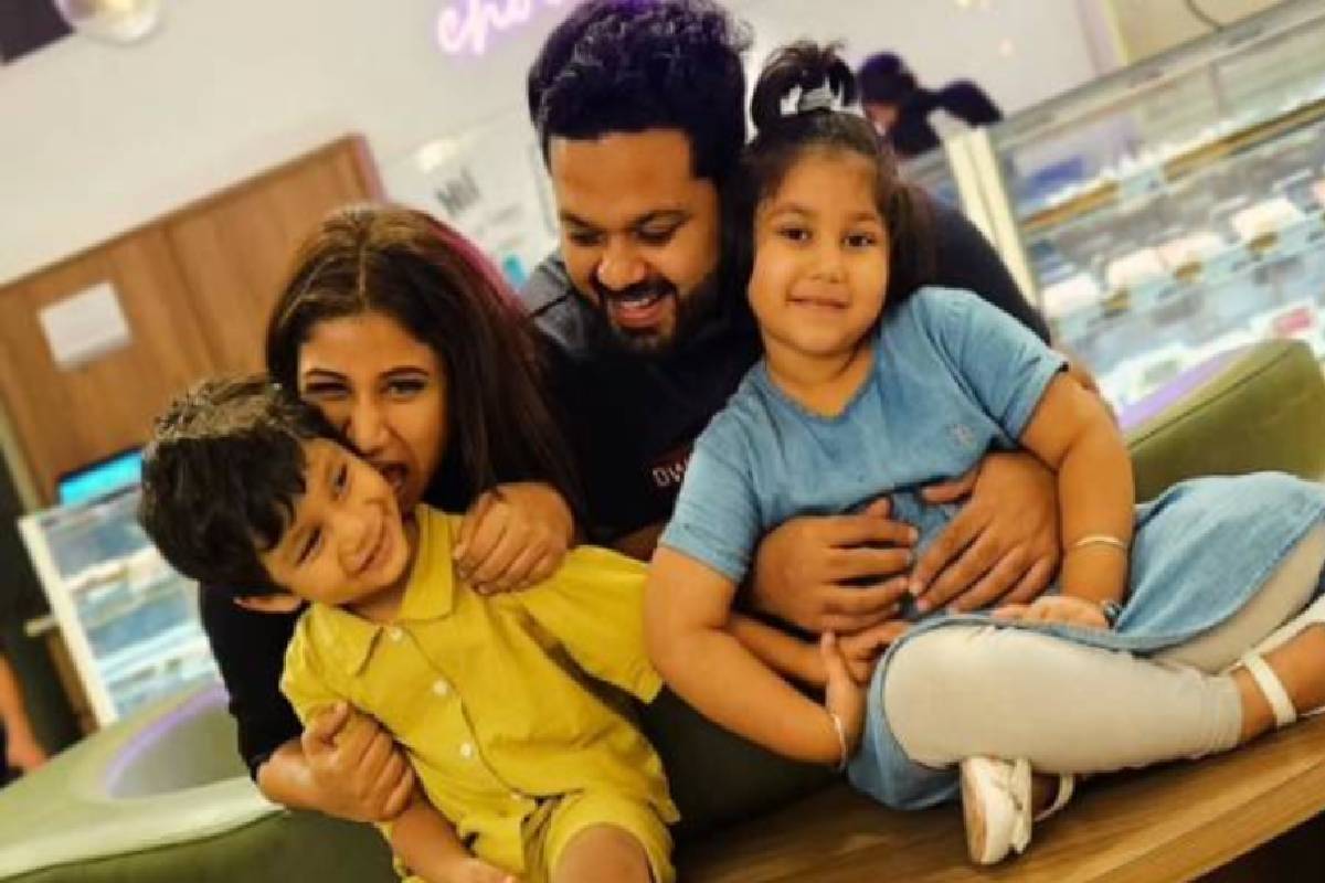 குடும்ப பாங்கான லுக்கில் அசத்தல் குத்தாட்டம் போட்ட ஆல்யா மானசா! படு வைரலாகும் வீடியோ | Serial Actress Alya Manasa Trendy Dance Video குடும்ப பாங்கான லுக்கில் அசத்தல் குத்தாட்டம் போட்ட ஆல்யா மானசா! படு வைரலாகும் வீடியோ | Serial Actress Alya Manasa Trendy Dance Video