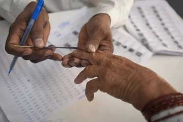 ஈரோடு கிழக்கு தொகுதி வாக்குப்பதிவு விறுவிறுப்பு..!