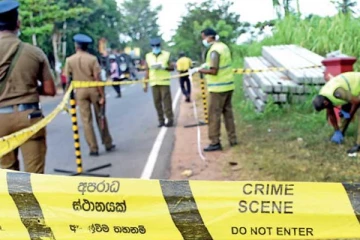 மொரவெவ பிரதேச சபை உறுப்பினர் மீது வாள்வெட்டு தாக்குதல் - சந்தேகநபர் தப்பியோட்டம்