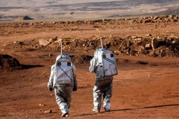 செவ்வாய் கிரகத்தில் வாழ்வதற்காக தயாராகும் 4 மனிதர்கள்: நாசா வெளியிட்ட அறிக்கை