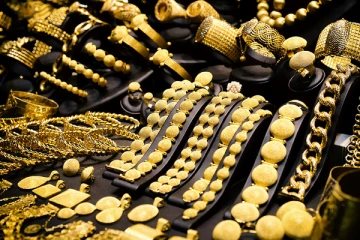 இலங்கையில் 2017ஆம் ஆண்டில் 51,600 ரூபா! இன்று வரலாற்றில் இல்லாத அளவு உச்சத்தை எட்டிய தங்கத்தின் விலை