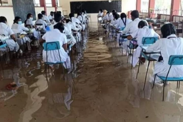 புத்தளத்தில் கடும் மழை! 20 ஆயிரத்துக்கும் மேற்பட்டோர் பாதிப்பு (PHOTOS)