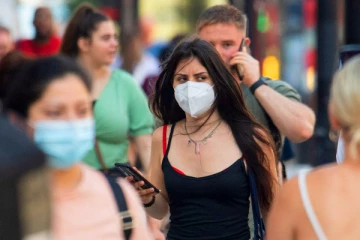 பிரித்தானியாவில்  இவர்களுக்கு மட்டும் சுய-தனிமை விதிகளிலிருந்து விலக்கு! வெளியான முழு பட்டியல்