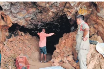 40 அடி தோண்டுனா கிடைச்சிடும்!  அதிர்ச்சி கொடுத்த கும்பல்.. ஒரு வருடமாக யாருக்கும் தெரியாமல் நடந்த பகீர் சம்பவம்..!